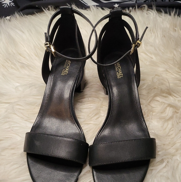 Black Michael Kors Sophie Flex Mid - Picture 2 of 6